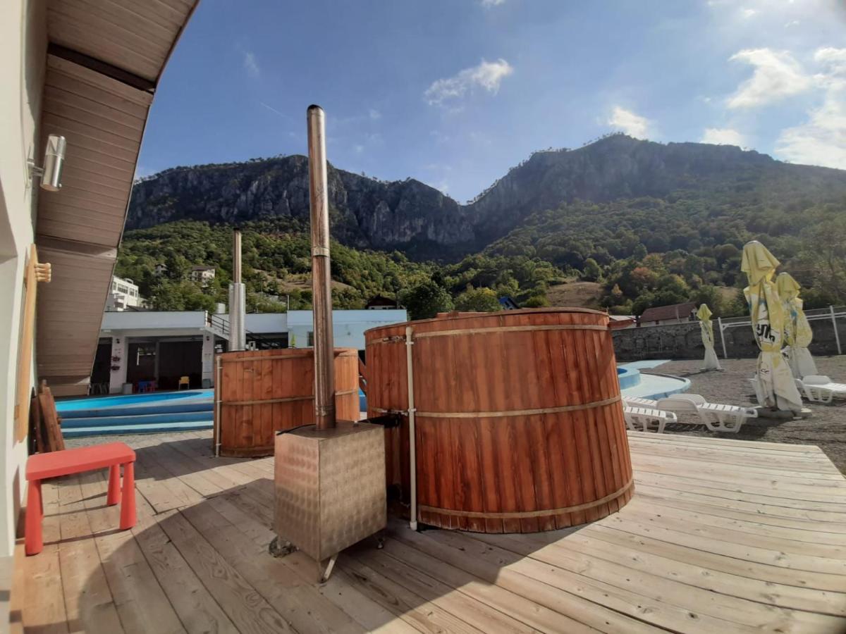 Hotel Artemis Băile Herculane Exterior foto